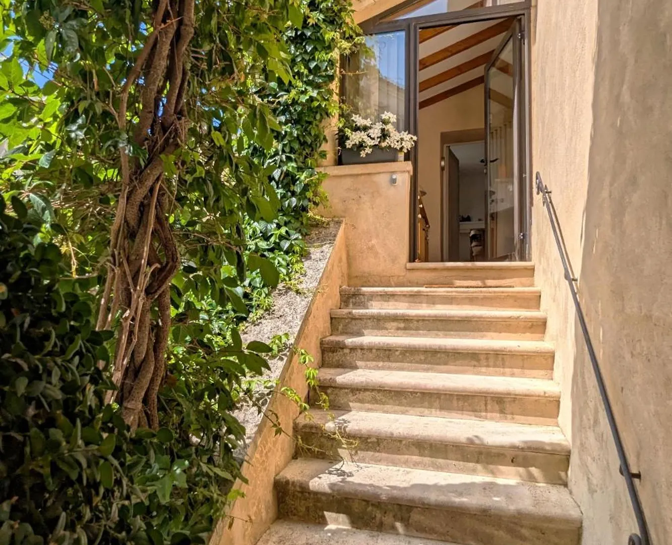 *** Hotel Le Clos Du Buis Bonnieux Frankrijk