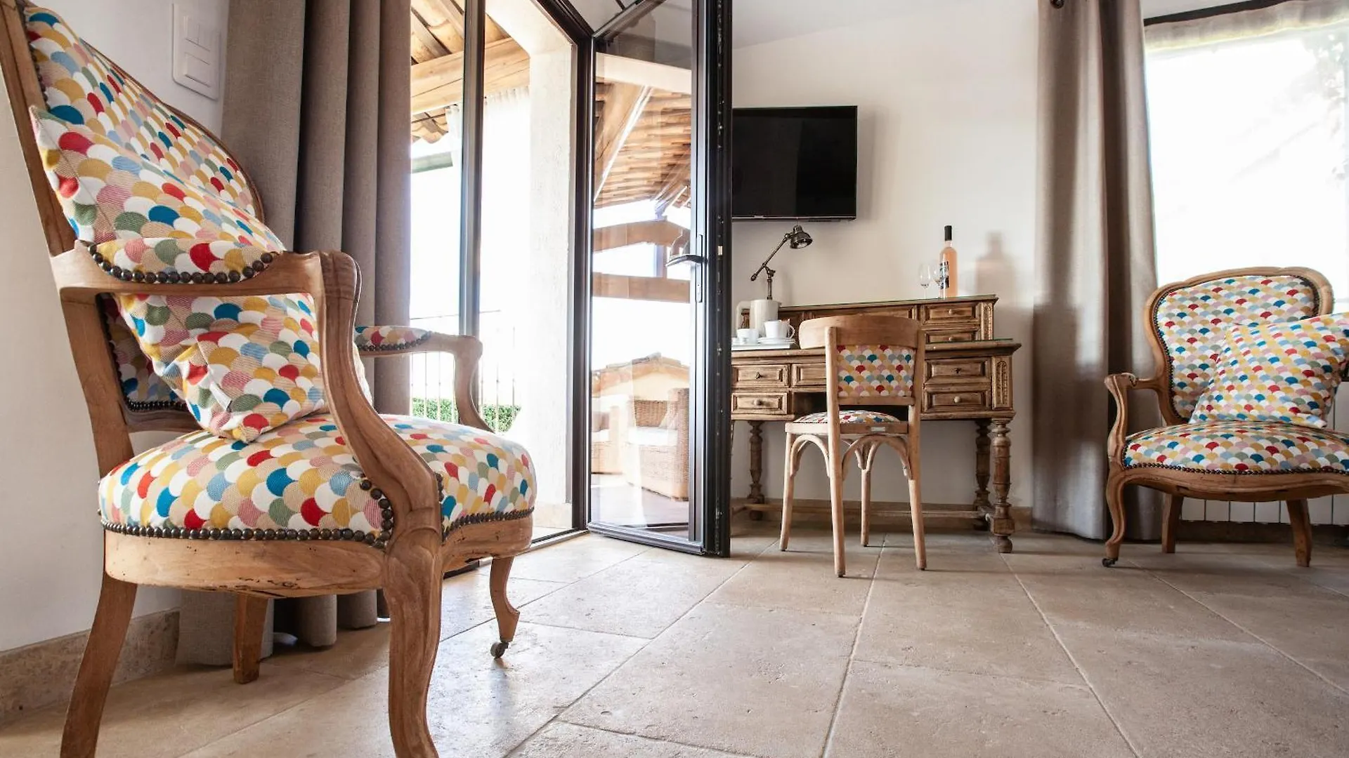 Le Clos Du Buis Bonnieux 3*,