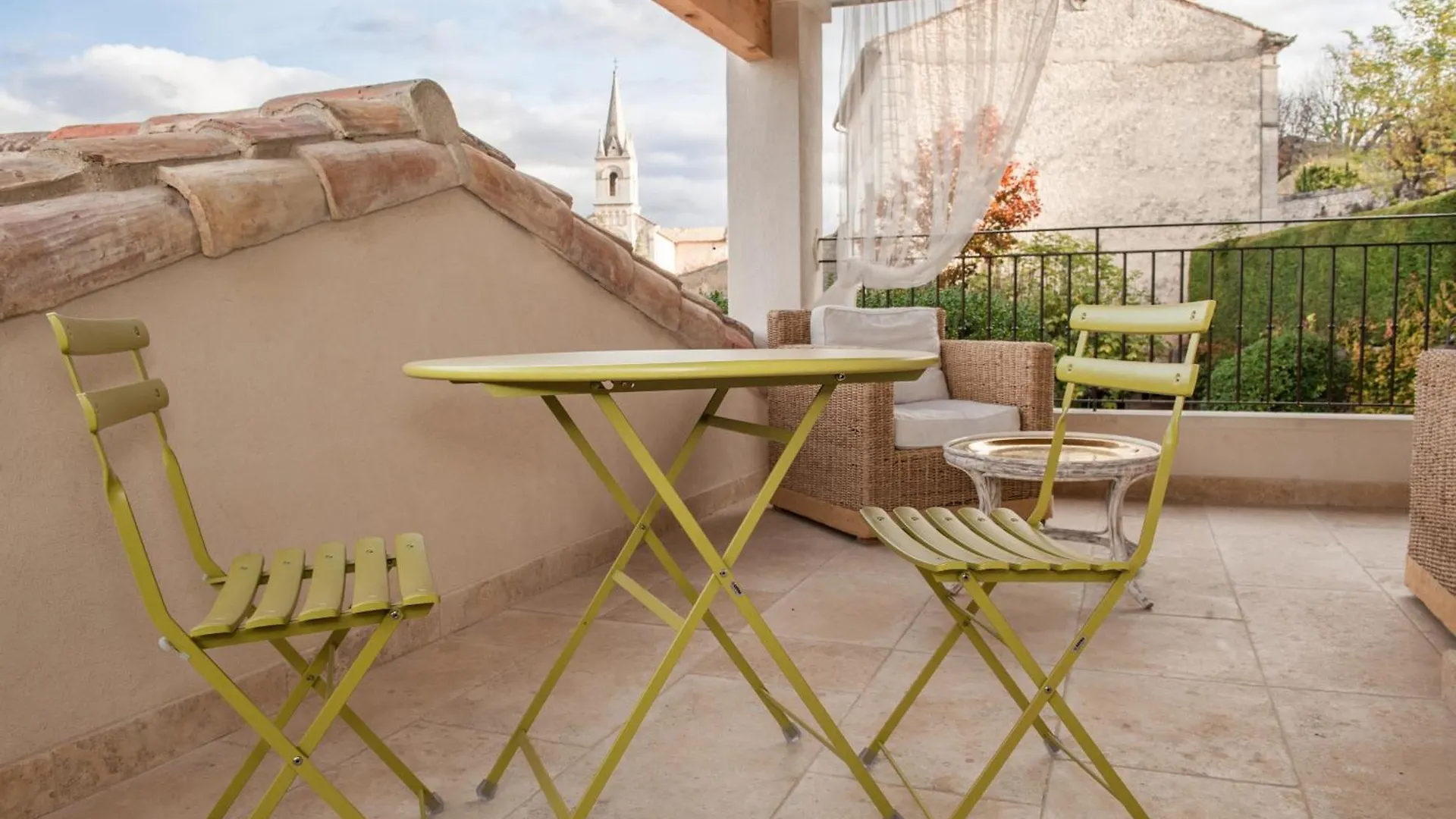 *** Hotel Le Clos Du Buis Bonnieux Francia